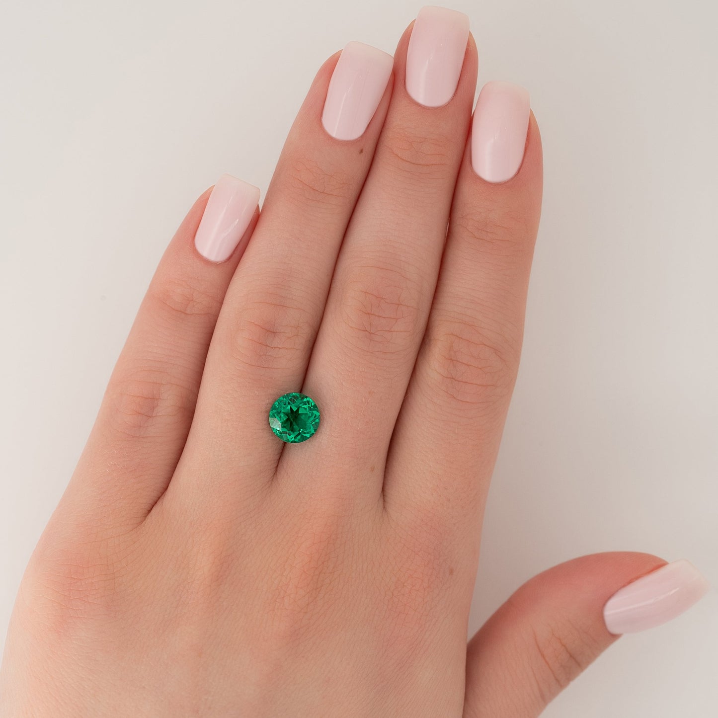 2.5Ct Round Cut Lab Created Emerald