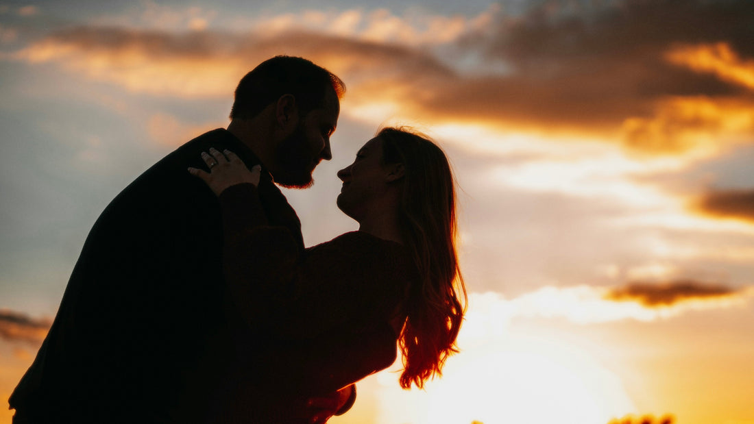 Fall in Love: Why Rose Gold Engagement Rings Are Perfect for Your Autumn Proposal