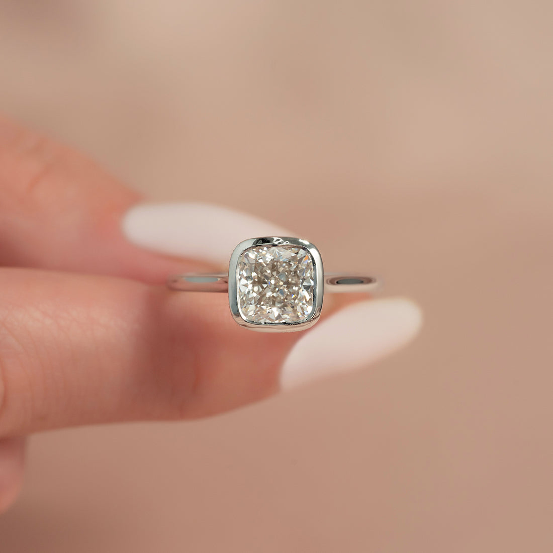 Liam Hemsworth’s Engagement Ring — Vintage Style with Modern Edge