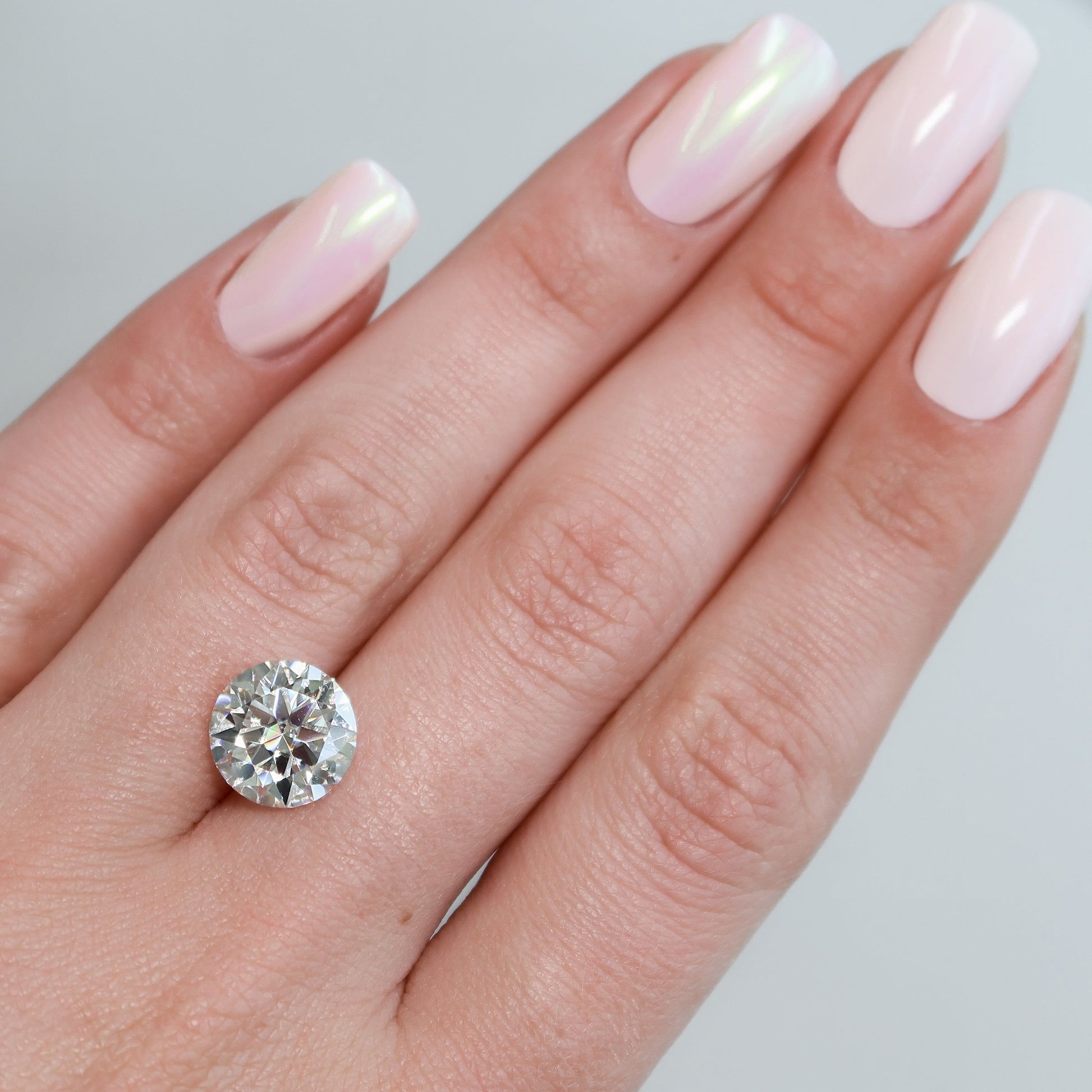 4Ct Round Keyzar Moissanite